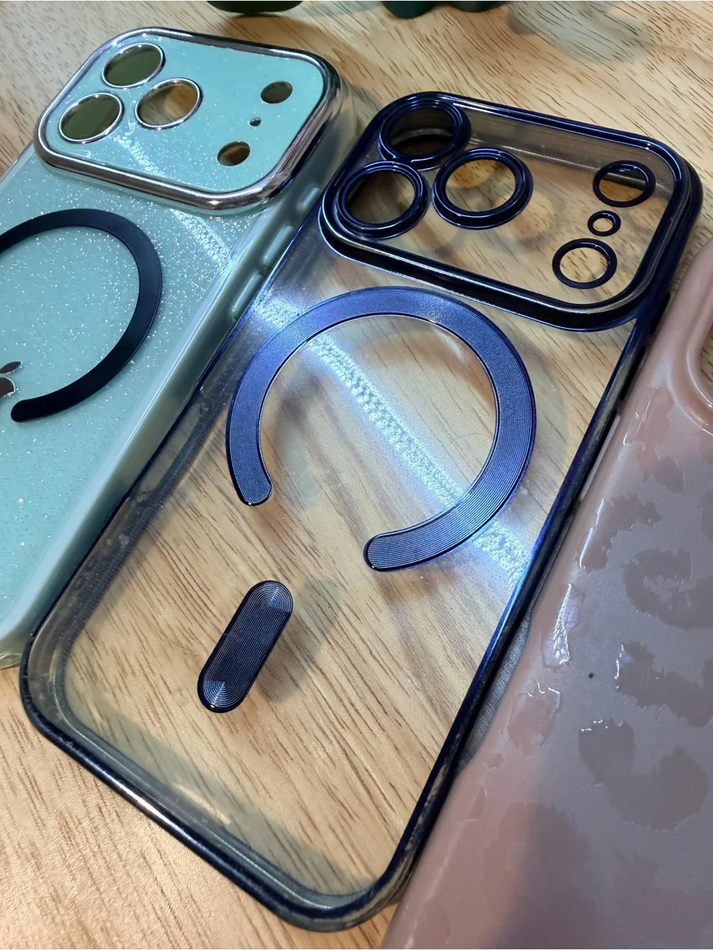 Velvet Caviar iphone 17
